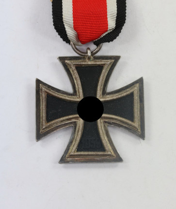 Eisernes Kreuz 2. Klasse 1939, Hst. 24 (Arbeitsgemeinschaft der Hanauer Plakettenhersteller, Hanau) - Militaria-Berlin