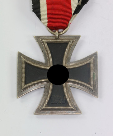 Eisernes Kreuz 2. Klasse 1939, Hst. 24 (Arbeitsgemeinschaft der Hanauer Plakettenhersteller, Hanau) - Militaria-Berlin