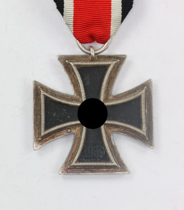  Eisernes Kreuz 2. Klasse 1939, Hst. 24 mit Zusatzpunze WB (!) (Überbreit) - Militaria-Berlin