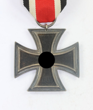 Eisernes Kreuz 2. Klasse 1939, Hst. 25 (Arbeitsgemeinschaft der Graveur-, Gold- und Silberschmiedeinnungen, Hanau am Main) - Militaria-Berlin