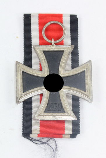 Eisernes Kreuz 2. Klasse 1939, Hst. 40 (Berg & Nolte, Lüdenscheid) - Militaria-Berlin