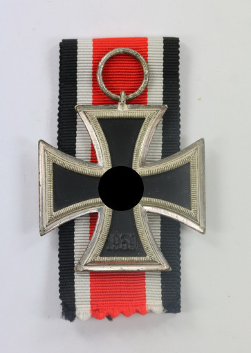  Eisernes Kreuz 2. Klasse 1939, Hst. 40 (Berg & Nolte, Lüdenscheid) - Militaria-Berlin