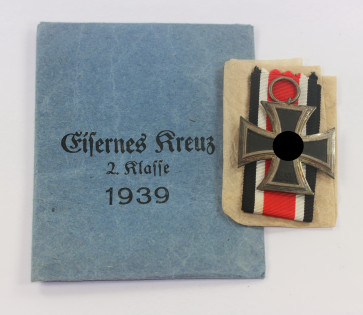 Eisernes Kreuz 2. Klasse 1939, Hst. 65, in Verleihungstüte  Klein & Quenzer A.G. Oberstein - Militaria-Berlin