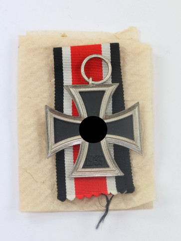 Eisernes Kreuz 2. Klasse 1939, Hst. 65 (Klein & Quenzer, Oberstein) - Militaria-Berlin