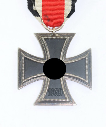 Eisernes Kreuz 2. Klasse 1939, Hst. 7 feine Punze (Paul Meybauer, Berlin) - Militaria-Berlin