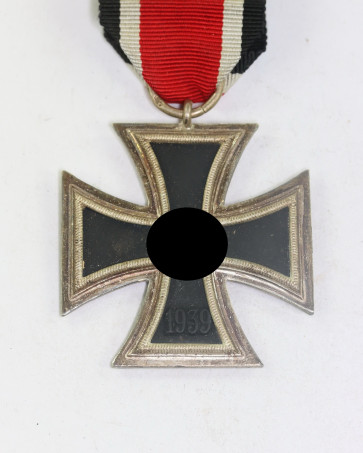 Eisernes Kreuz 2. Klasse 1939, Hst. 7 (Paul Meybauer, Berlin) - Militaria-Berlin