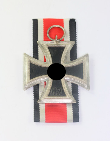 Eisernes Kreuz 2. Klasse 1939, Hst. 93 (Simm & Söhne, Gablonz) - Militaria-Berlin