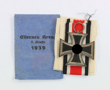 Eisernes Kreuz 2. Klasse 1939, in kleiner (!) Verleihungstüte Maria Schenkl - Militaria-Berlin