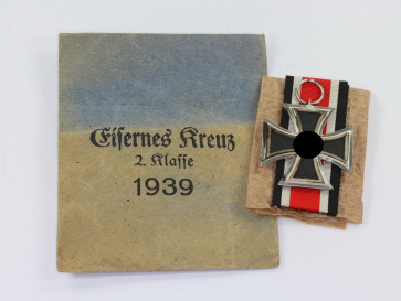  Eisernes Kreuz 2. Klasse 1939, in Verleihungstüte Walter & Henlein Gablonz a.N. - Militaria-Berlin