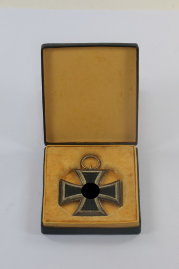 Eisernes Kreuz 2. Klasse 1939, Rudolf Souval, Wien, in LDO Etui (1.Form), L/58 (Rudolf Souval, Wien) - Militaria-Berlin