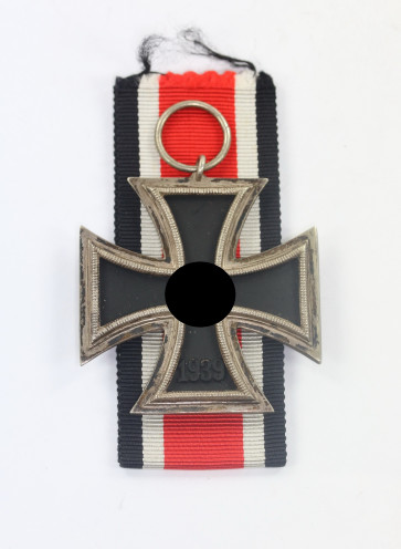  Eisernes Kreuz 2. Klasse 1939, Variante mit der runden "3", Deschler & Sohn, München - Militaria-Berlin