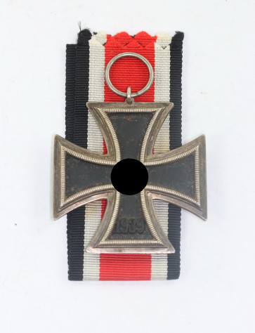 Eisernes Kreuz 2. Klasse 1939, Variante mit der runden "3", Deschler & Sohn, München - Militaria-Berlin