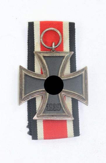 Eisernes Kreuz 2. Klasse 1939, Variante mit der runden "3", Deschler & Sohn, München - Militaria-Berlin
