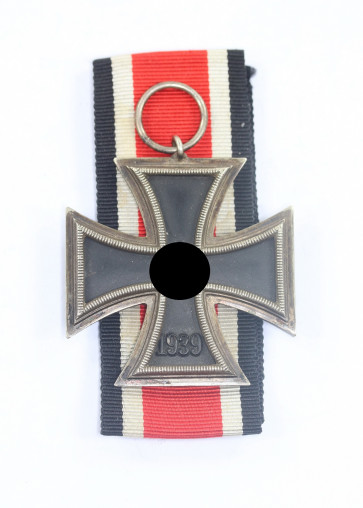  Eisernes Kreuz 2. Klasse 1939, Variante mit der runden "3", Deschler & Sohn, München - Militaria-Berlin