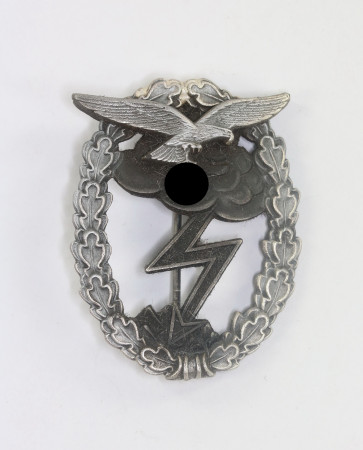 Erdkampfabzeichen der Luftwaffe, Hst. G,B. (Gustav Brehmer, Markneukirchen) - Militaria-Berlin