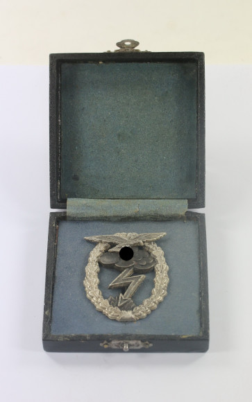 Erdkampfabzeichen der Luftwaffe, Hst. GWL (Gebrüder Wegerhoff, Lüdenscheid), im Etui - Militaria-Berlin