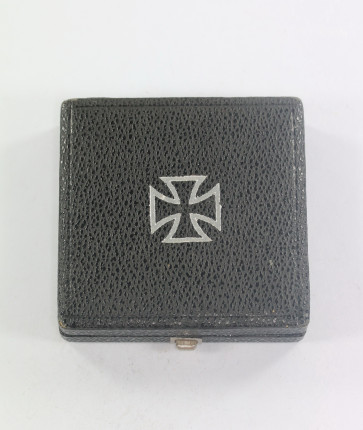  Etui Eisernes Kreuz 1. Klasse 1939, eckiger Drücker - Militaria-Berlin