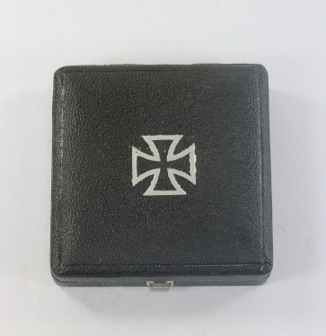 Etui Eisernes Kreuz 1. Klasse 1939, eckiger Drücker - Militaria-Berlin