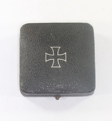 Etui Eisernes Kreuz 1. Klasse 1939, gewölbter Deckel - Militaria-Berlin