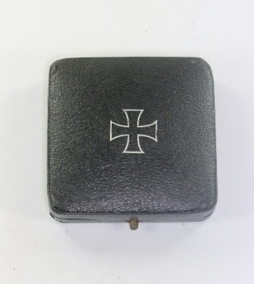 Etui Eisernes Kreuz 1. Klasse 1939, gewölbter Deckel - Militaria-Berlin