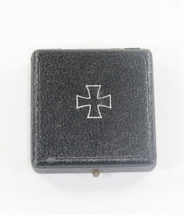 Etui Eisernes Kreuz 1. Klasse 1939, schwarzes Inlet (!) - Militaria-Berlin