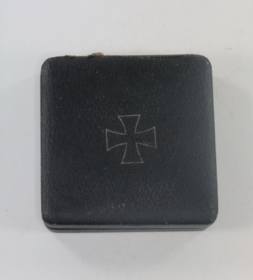 Etui für ein Eisernes Kreuz 1. Klasse 1939 (Halbetui) - Militaria-Berlin