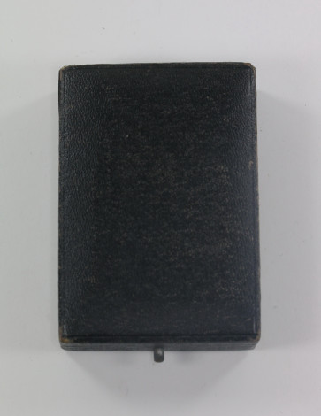 Etui für kaiserliche Fliegerabzeichen, C.E. Juncker Berlin  - Militaria-Berlin