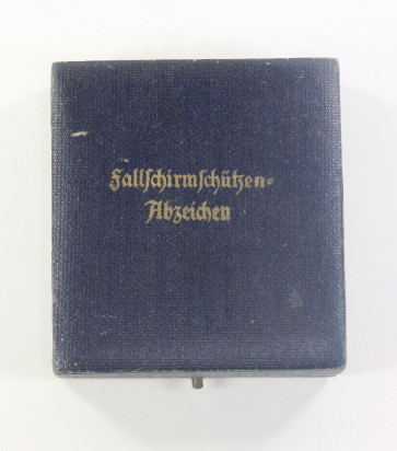 Etui Fallschirmschützen Abzeichen - Militaria-Berlin
