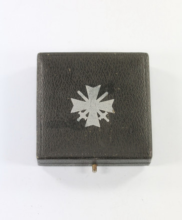 Etui Kriegsverdienstkreuz 1. Klasse mit Schwertern, Deschler & Sohn  München  - Militaria-Berlin