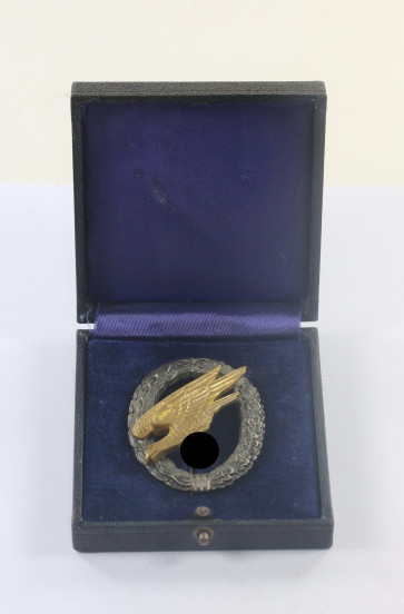  Fallschirmschützenabzeichen der Luftwaffe, Hst. W. Deumer Lüdenscheid, im Deumer Etui - Militaria-Berlin