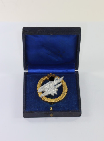 Fallschirmschützenabzeichen des Heeres, Juncker, Aluminium, Im Etui Fallschirmspringer (!) - Militaria-Berlin
