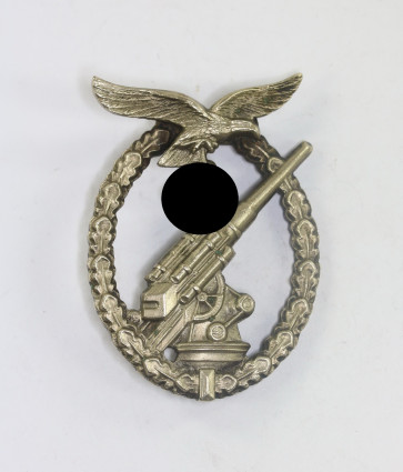Flak Kampfabzeichen der Luftwaffe, Hst. C. E. Juncker BerlinSW (1. Modell) - Militaria-Berlin
