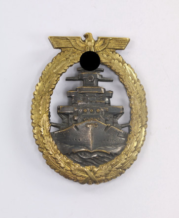 Flottenkriegsabzeichen, Hst. Schwerin Berlin - FEC. Adolf Bock (Buntmetall) - Militaria-Berlin