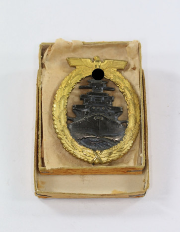 Flottenkriegsabzeichen, Hst. Schwerin (früh), in Verleihungsschachtel - Militaria-Berlin