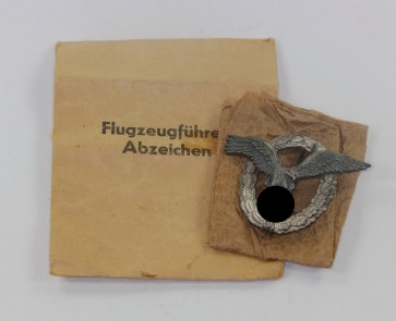 Flugzeugführerabzeichen der Luftwaffe, Hst. BSW, in Verleihungstüte Brüder Schneider A.G. Wien VI. - Militaria-Berlin