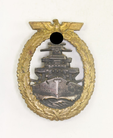 Frühes Flottenkriegsabzeichen, Hst. Schwerin Berlin - FEC. Adolf Bock (Buntmetall) - Militaria-Berlin