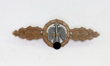 Frontflugspange für Jäger in Bronze, C.E. Juncker, Berlin, Buntmetall - Militaria-Berlin