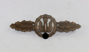  Frontflugspange für Kampfflieger in Bronze, Hst. R.S.S. (Richard Simm & Söhne, Gablonz) - Militaria-Berlin