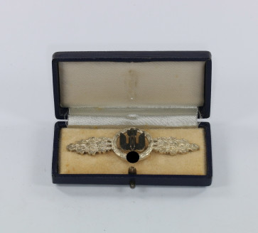 Frontflugspange für Kampfflieger in Silber. Hst.: G.H. Osang im Etui - Militaria-Berlin