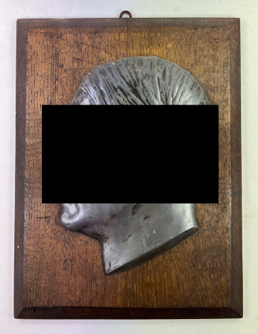 Großes Relief Adolf Hitlers, des Künstlers HB Schmidt-Hofer, Zink auf Holz - Militaria-Berlin