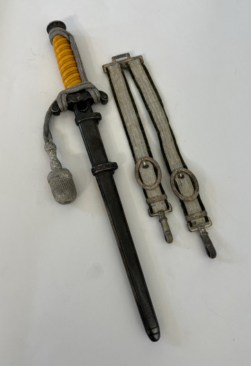 Heeres Offiziersdolch, Hst. Tiger Solingen, mit Portepee und Gehänge - Militaria-Berlin