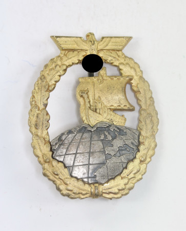 Hilfskreuzer Kriegsabzeichen, C.E. Juncker, Berlin (Buntmetall) - Militaria-Berlin