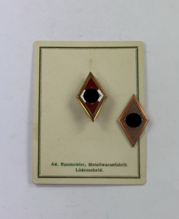 Hitlerjugend (HJ), Goldenes Ehrenzeichen, Hst. Ges. Gesch. RZM 49 auf Musterkarte Adolf Baumeister, Lüdenscheid + Rohling - Militaria-Berlin