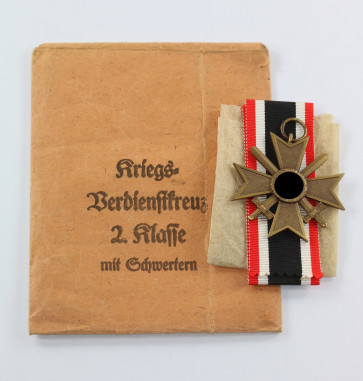 Kriegsverdienstkreuz 2. Klasse mit Schwertern, in Verleihungstüte Steinhauer & Lück - Militaria-Berlin