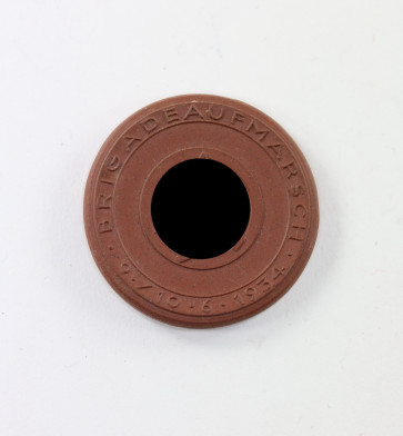 Manufaktur Meißen, Plakette "SA Brigadeaufmarsch 9./10.6.1934 Meiningen" - Militaria-Berlin