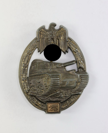 Panzerkampfabzeichen in Bronze mit Einsatzzahl 25, Hst. G.B. - Militaria-Berlin