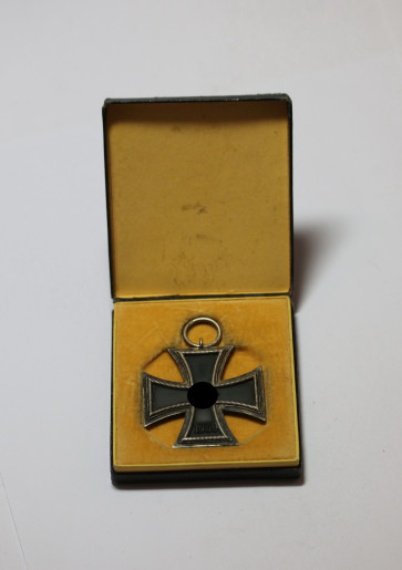 Eisernes Kreuz 2. Klasse 1939, Hst. L/15, im LDO-Etui L/15 - Militaria-Berlin