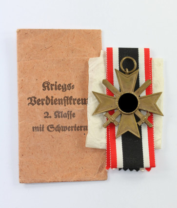 Kriegsverdienstkreuz 2. Klasse mit Schwertern, in Verleihungstüte Franz Jungwirth - Militaria-Berlin