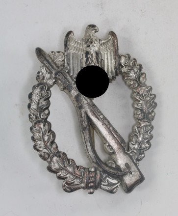 Infanterie-Sturmabzeichen in Silber, Hst. BSW Mikro Punze(!) (Brüder Schneider A.G., Wien) - Militaria-Berlin