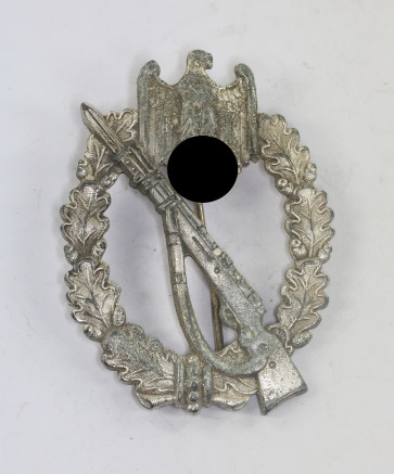 Infanterie-Sturmabzeichen in Silber, Hst. CW (Carl Wild, Hamburg) - Militaria-Berlin